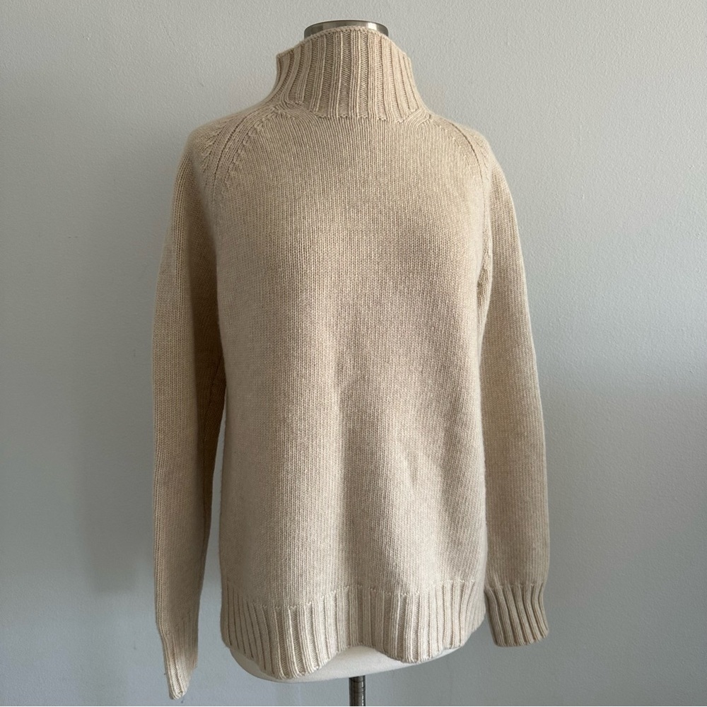 New HILFIGER 100% Wool Turtle Neck Sweater M made In Italy